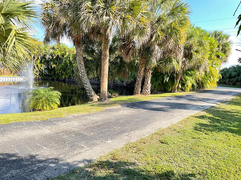 1310 Willow Rd — Photo 37