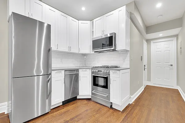 Rented by Cooper & Cooper Real Estate | media 7