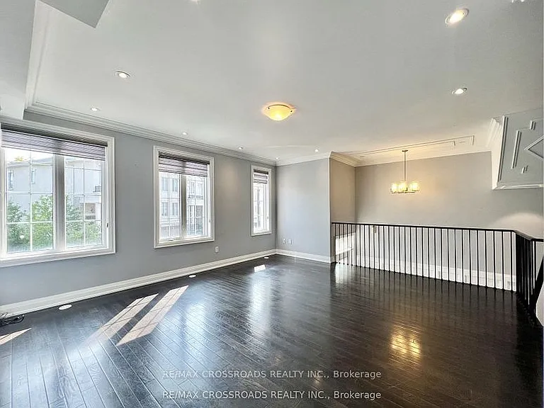 45 Plowman Ln — Photo 3