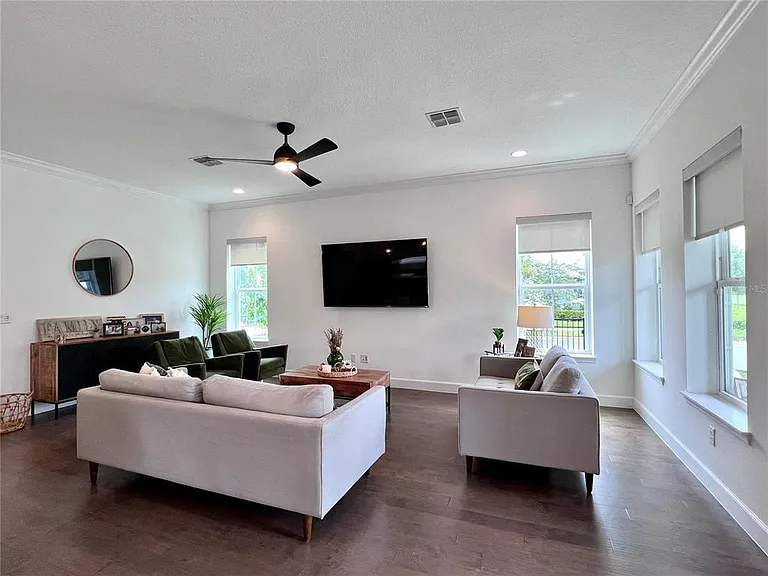 7002 Arnoldson St — Photo 12