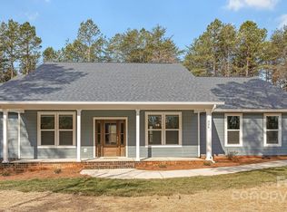 326 Lewis Ferry Rd, Statesville, NC 28677