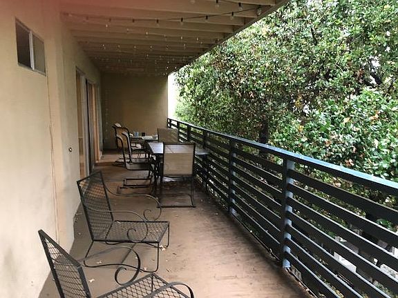 4th image of 925 Waverley St APT 303