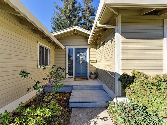 3rd image of 714 Belle Ln