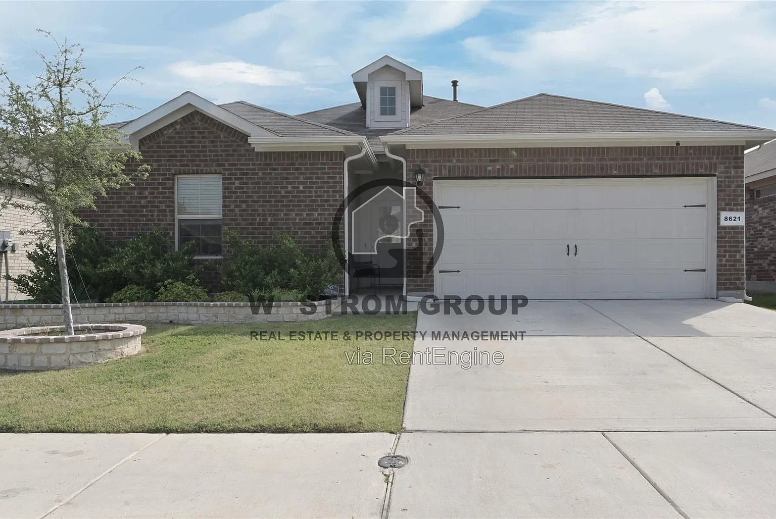 3 bed, 2.0 bath, 1736 sqft, $2,095 — Photo 1