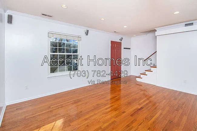 3 bed, 2.5 bath, 1280 sqft, $3,100 — Photo 4