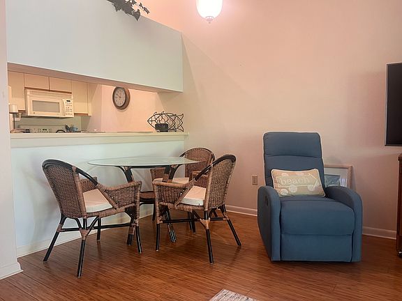 2nd image of 4629 Morningside