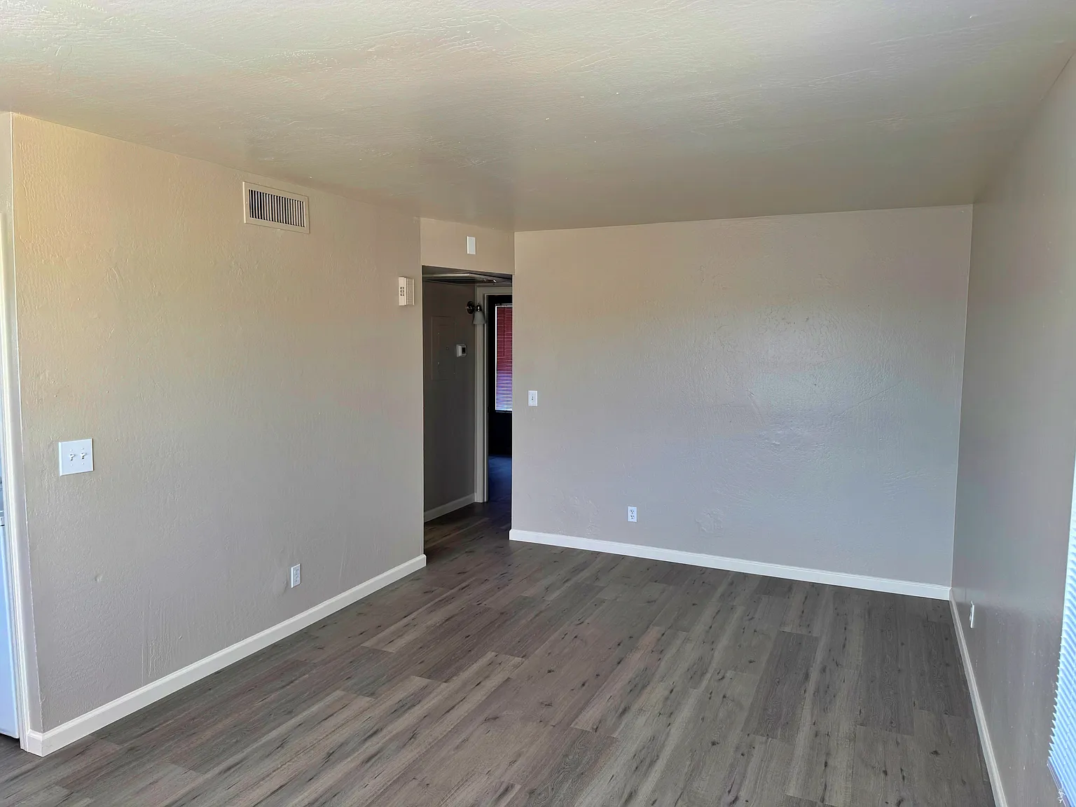 2 bed, 800 sqft, $1,100 — Photo 3