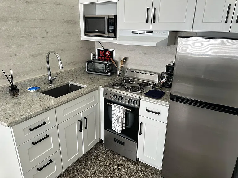 1258 Beach Rd #5 — Photo 10