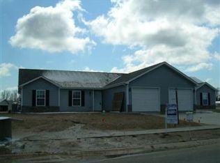 372 Boo Rd, Burns Harbor, IN 46304