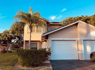 1117 W Lakes Dr, Deerfield Beach, FL 33442