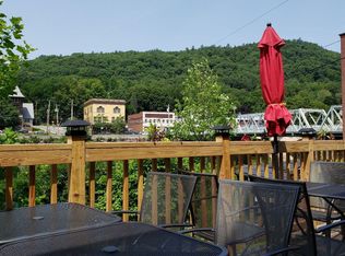 11 State St APT B, Shelburne Falls, MA 01370