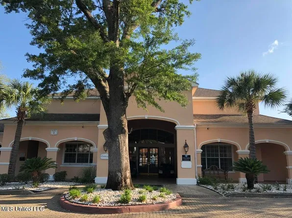 2252 Beach Dr APT 202, Gulfport, MS 39507