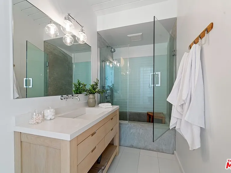 23701 Harbor Vista Dr — Photo 25