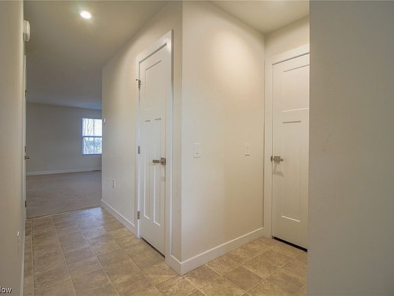 4th image of 531 Bates Ave