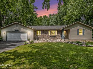 8122 Beecher Rd, Flushing, MI 48433