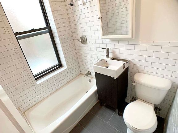 5th image of 425 Grand Ave APT B2