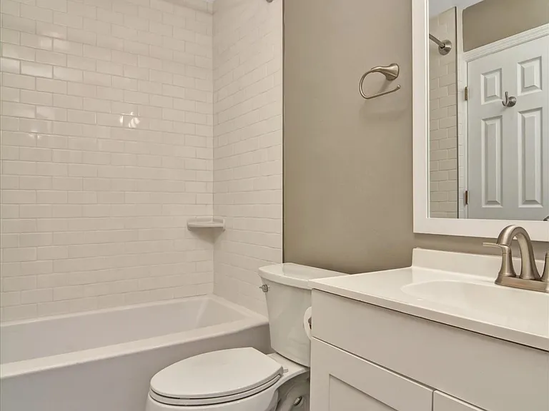 44 Marion St #9 — Photo 22