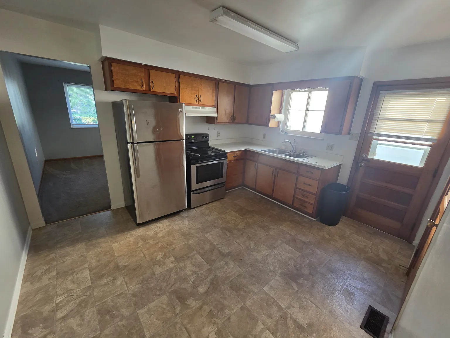 2 bed, 841 sqft, $990 — Photo 3