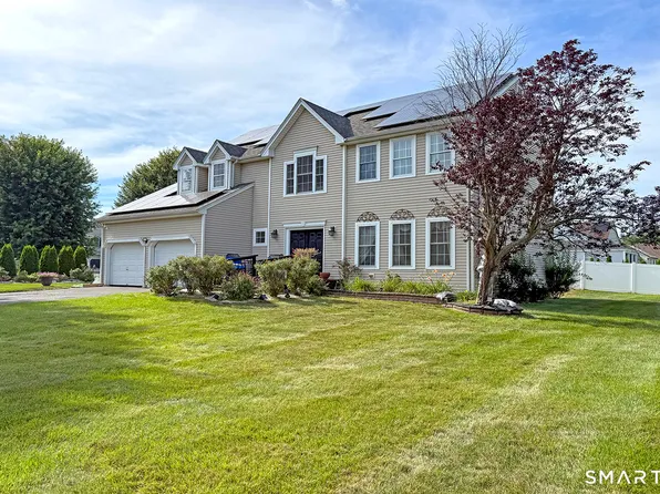 4 Kate Way, Windsor Locks, CT 06096