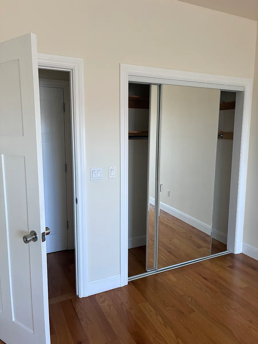 Building Photo - 2239 Taraval St