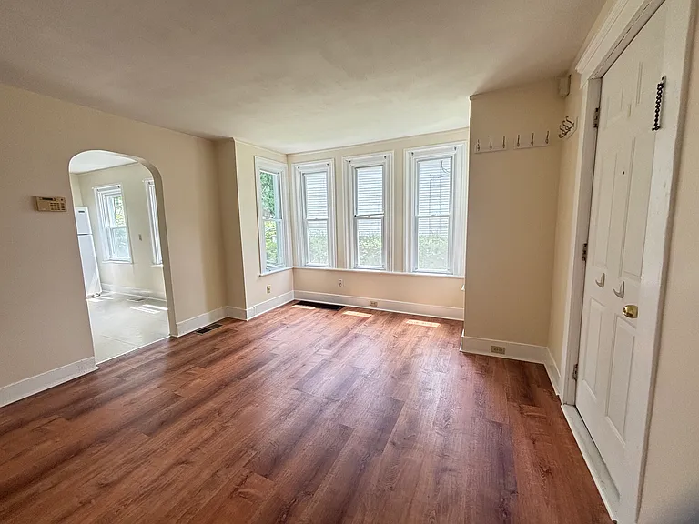 29 Winchester Ave #1 — Photo 8