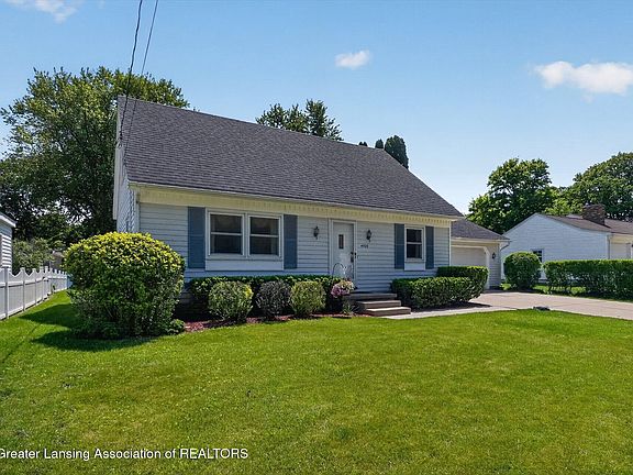 3rd image of 4509 Arden Rd