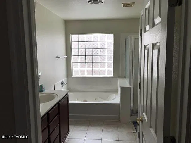 3 bed, 2.5 bath, 2121 sqft, $1,950 — Photo 3