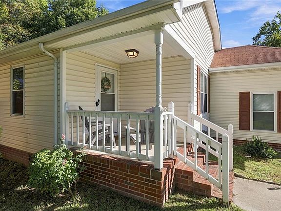5th image of 227 Abingdon Cir