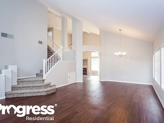 4th image of 7821 Meadowrobin Ave