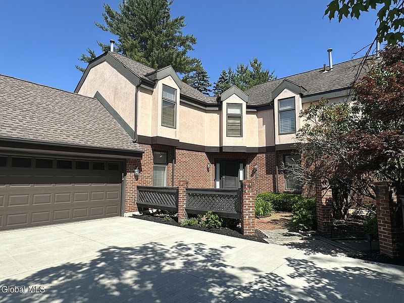 2nd image of 213 Milner Avenue