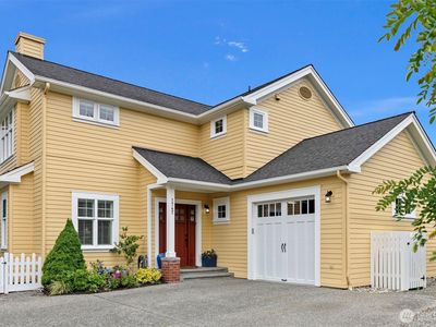 1747 Parade Grounds Avenue NE, Bainbridge Island, WA, 98110