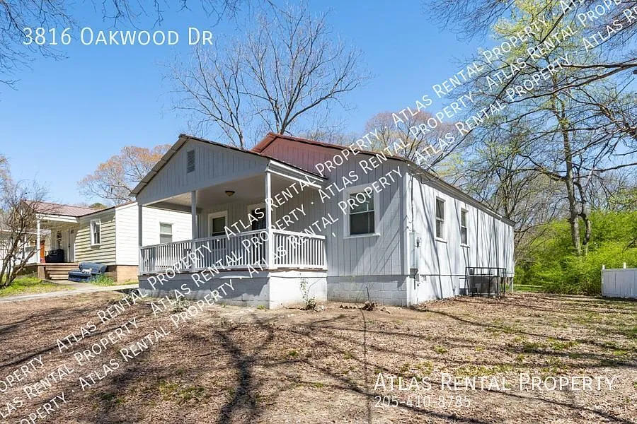 Move-In Ready Modern Makeover! Spacious 4-Bedroom Gem You'll Love! — Photo 3