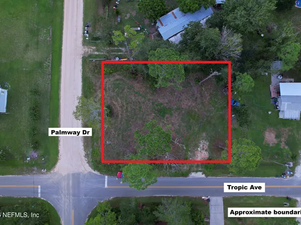 300 TROPIC Avenue, Satsuma, FL 32189
