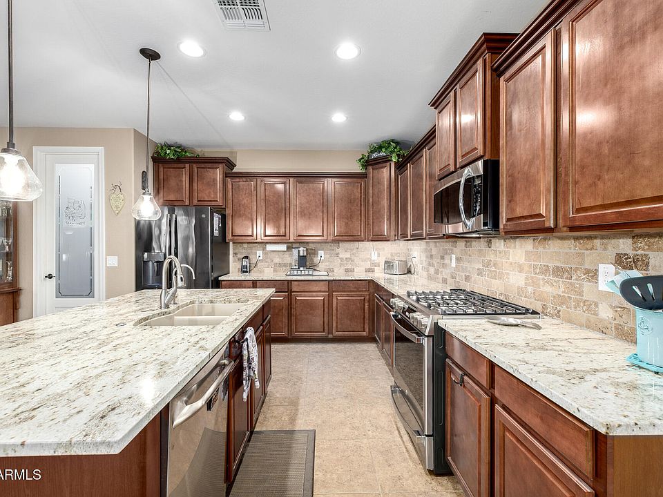 1st image of 104 W LEATHERWOOD Avenue