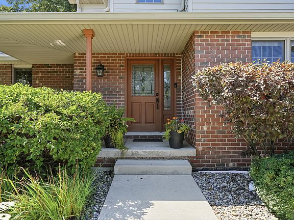 4th image of 795 Morningside Ct
