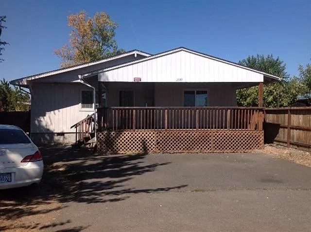 2649 Avenue A photo 1