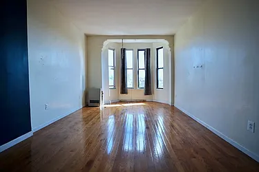 519 Halsey Street, #2B