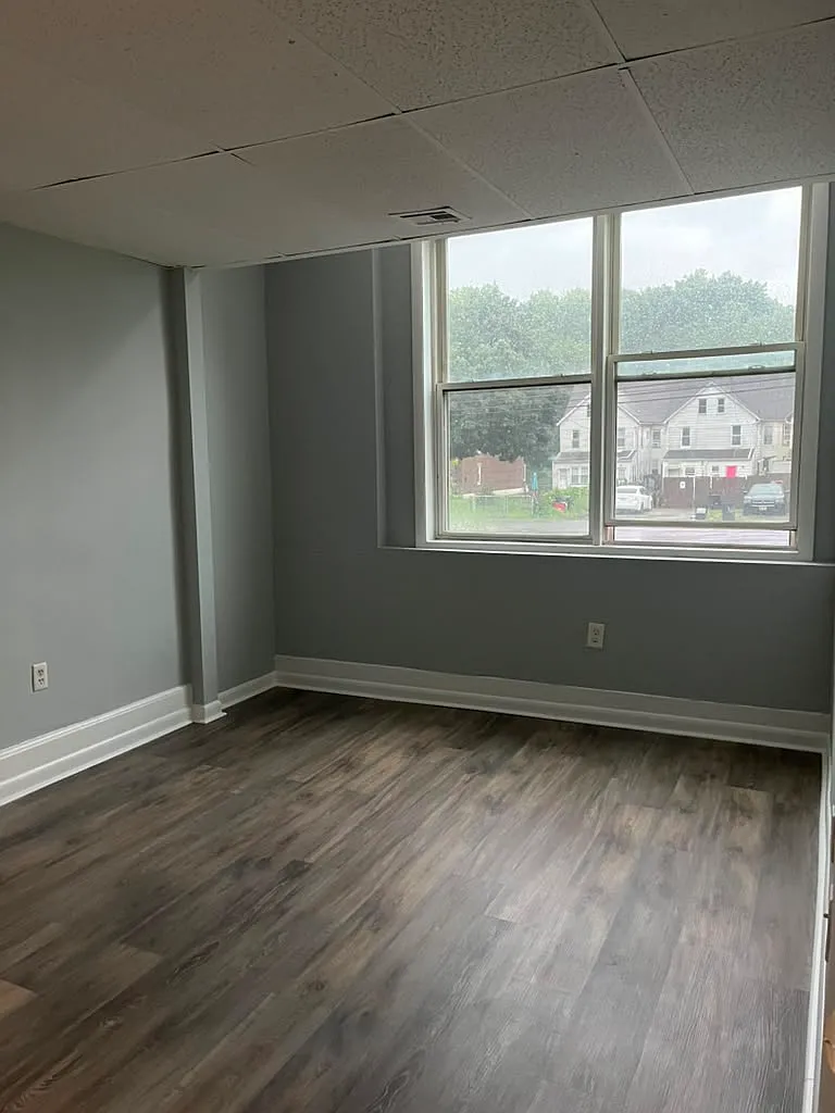 2 bed, 999 sqft, $1,500 — Photo 2