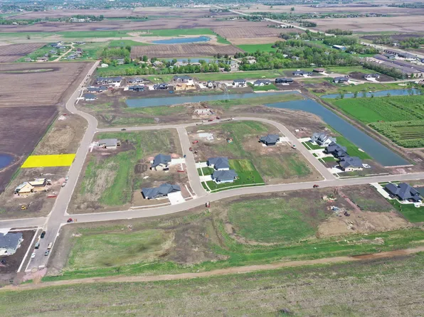 423 Andrew Ave, Harrisburg, SD 57032