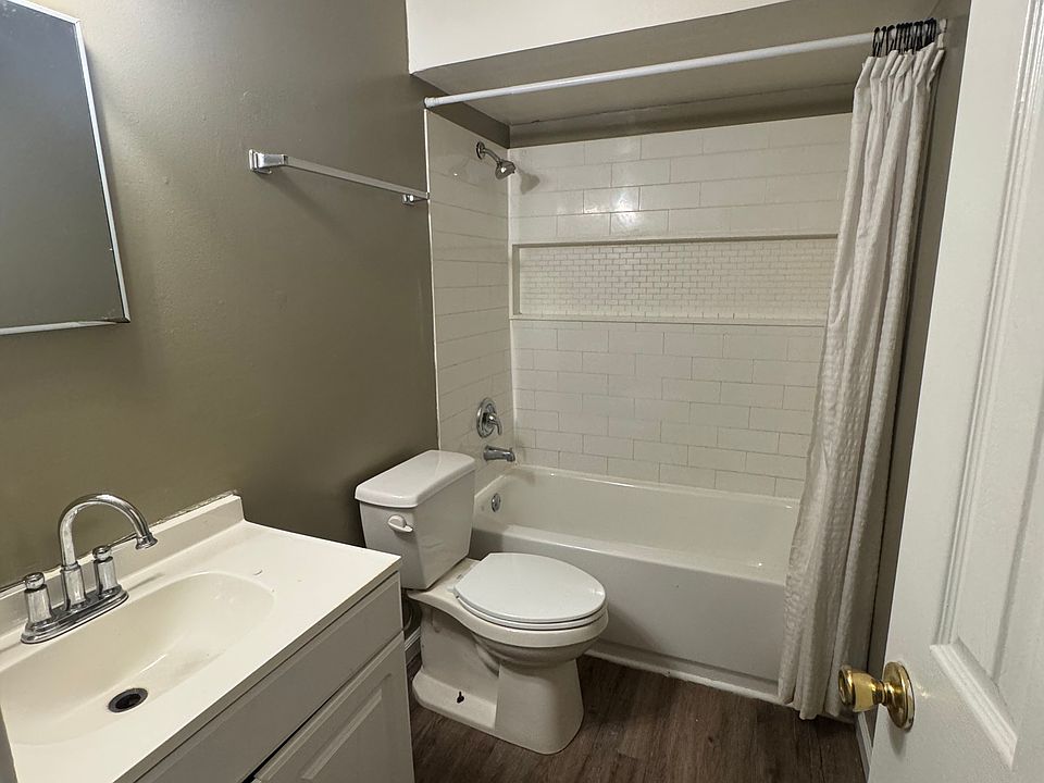 1st image of 2555 Pollack Ave #2555