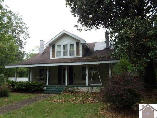 1st image of 621 S 2nd St