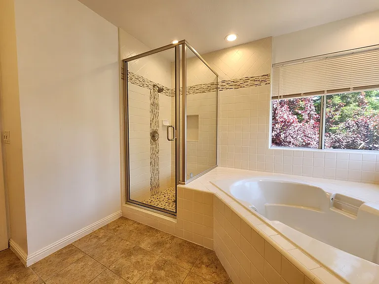 9609 Lord Dr — Photo 25