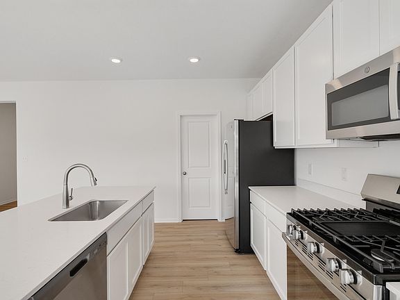 5th image of 2359 Dunewood St