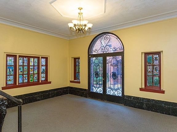 3rd image of 4115 51st St APT B37