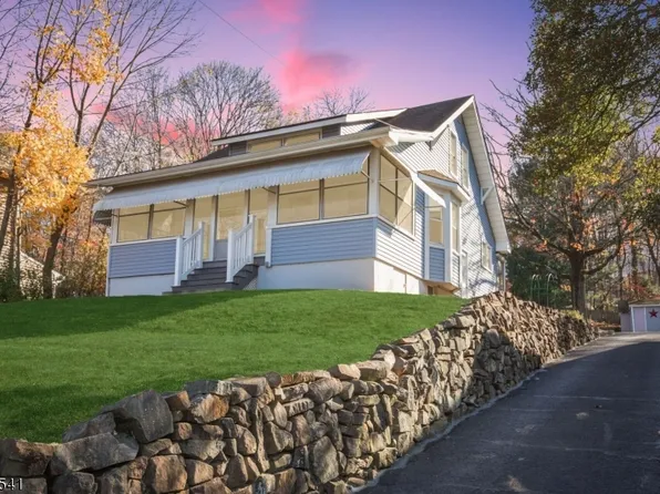 141 Mountain Blvd, Watchung Boro, NJ 07069