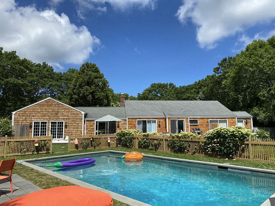 1st image of 4 Woody Ct