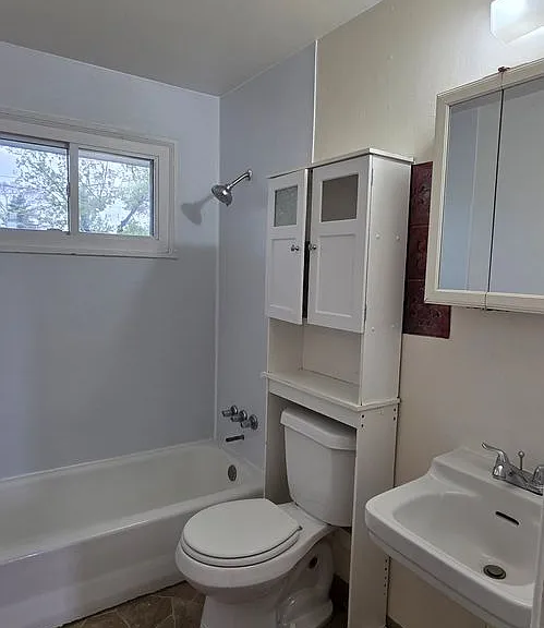 250 Cribbon Ave — Photo 9