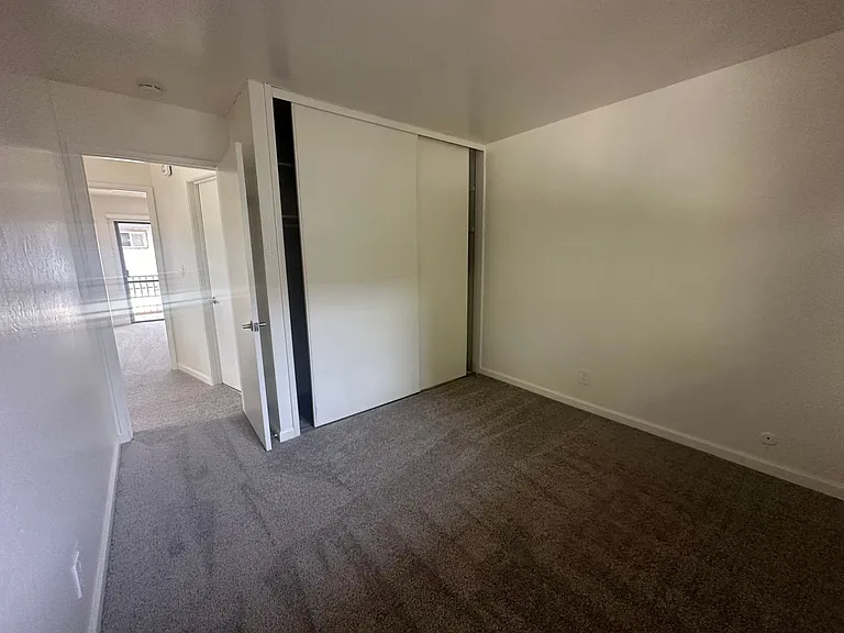 190 Adler Ave — Photo 27