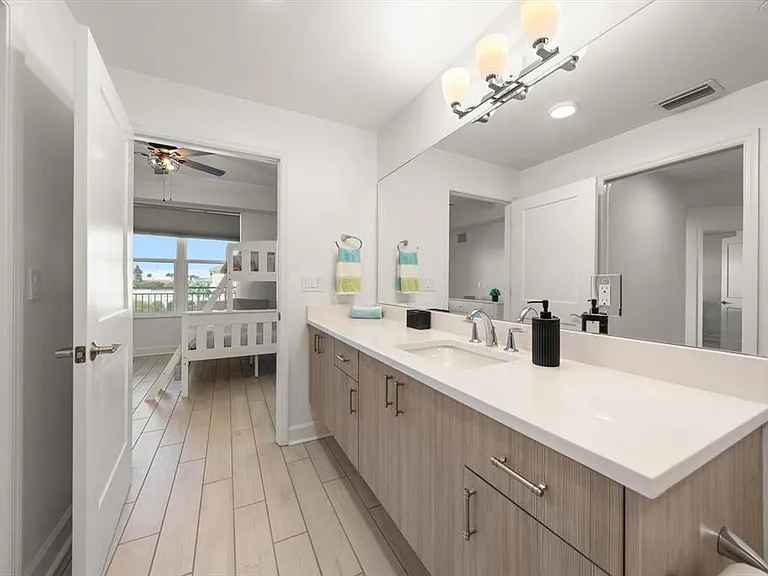 125 Island Way #402 — Photo 21