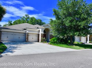 8283 Hedgewood Dr, Jacksonville, FL 32216